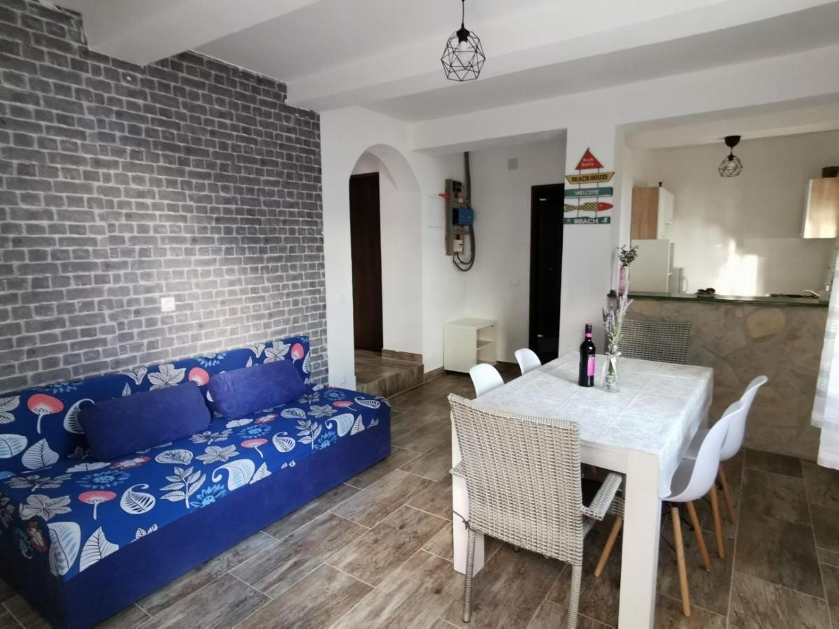 Kuca Za Odmor Obitelji Pedisic Villa Banj Luaran gambar