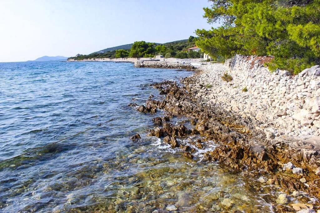 Kuca Za Odmor Obitelji Pedisic Villa Banj Luaran gambar